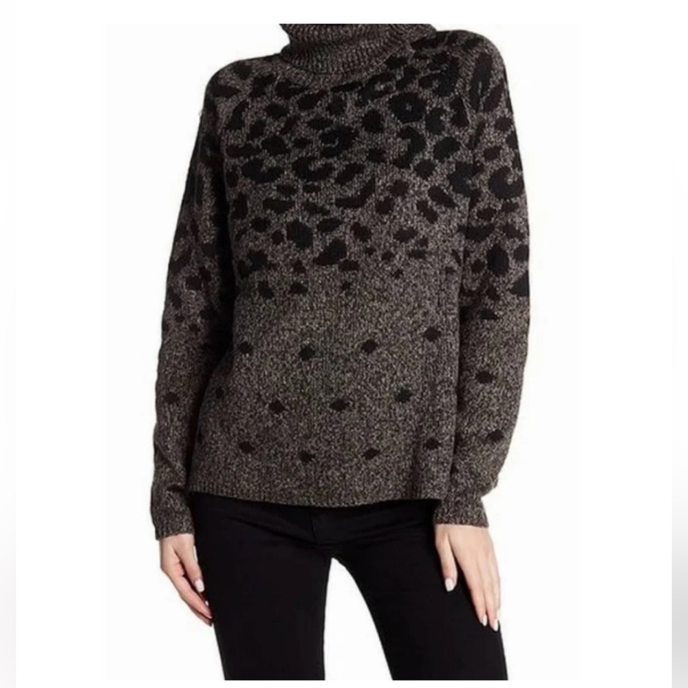 JOHN + JENN Leopard Turtleneck Sweater Medium